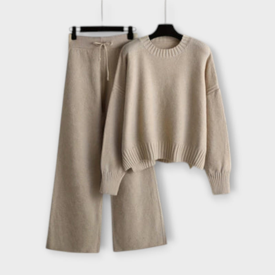Estela - Casual geborduurd set