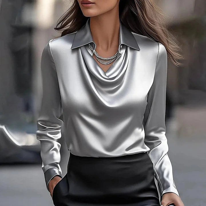 Inês - Luxe Satijnen Blouse met Zachte Halslijn