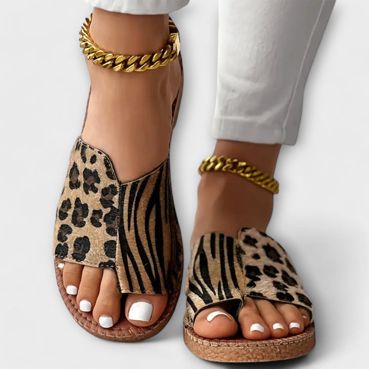 Tareyja - Bicolor sandalen met luipaardprint