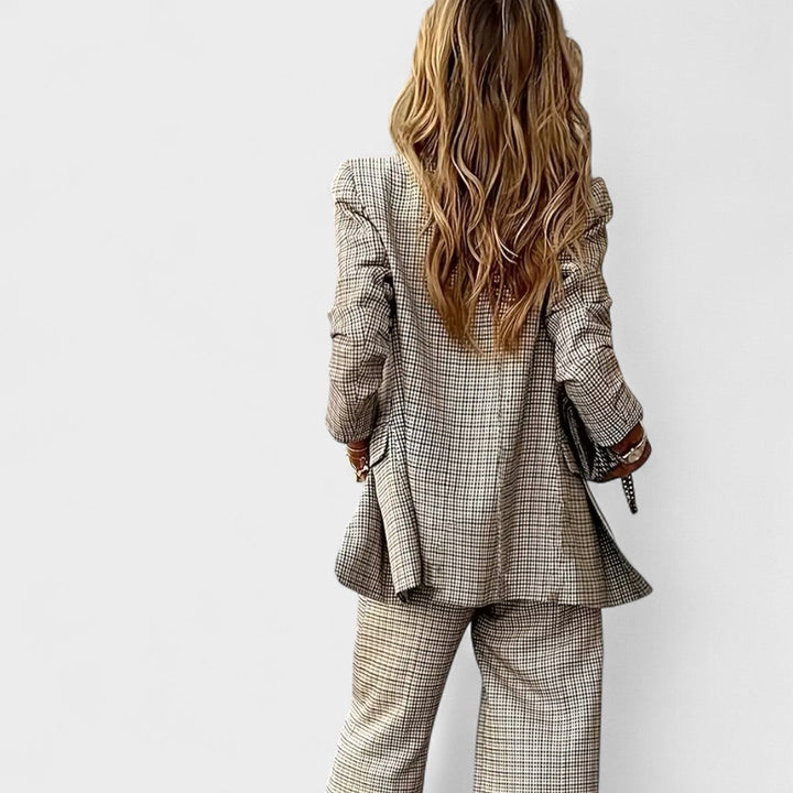 Carlota - Elegante Outfit