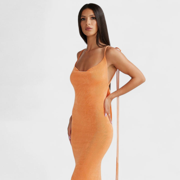 Luna - De jurk die curves viert